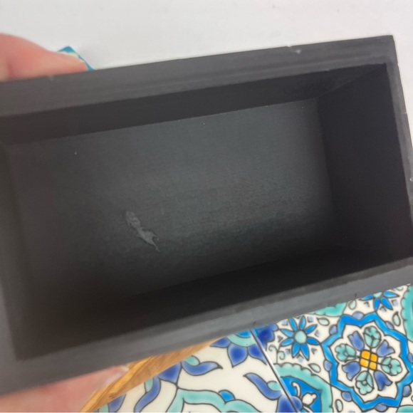 Beautiful decor set-small tile tray and inlaid shell box in blue/aqua - Picture 11 of 16